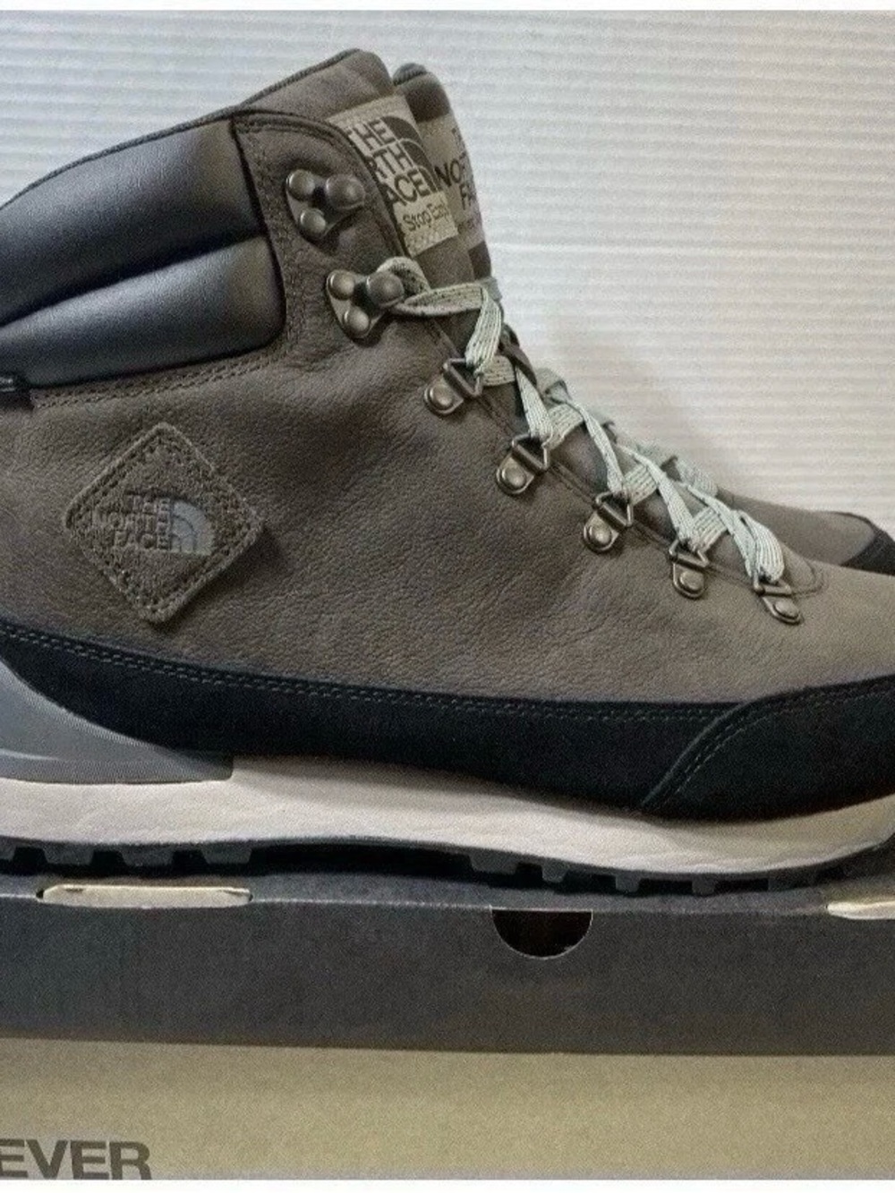 The North Face Back To Berkeley IV Waterproof Hiking Boots Snow Winter 10 NWT!